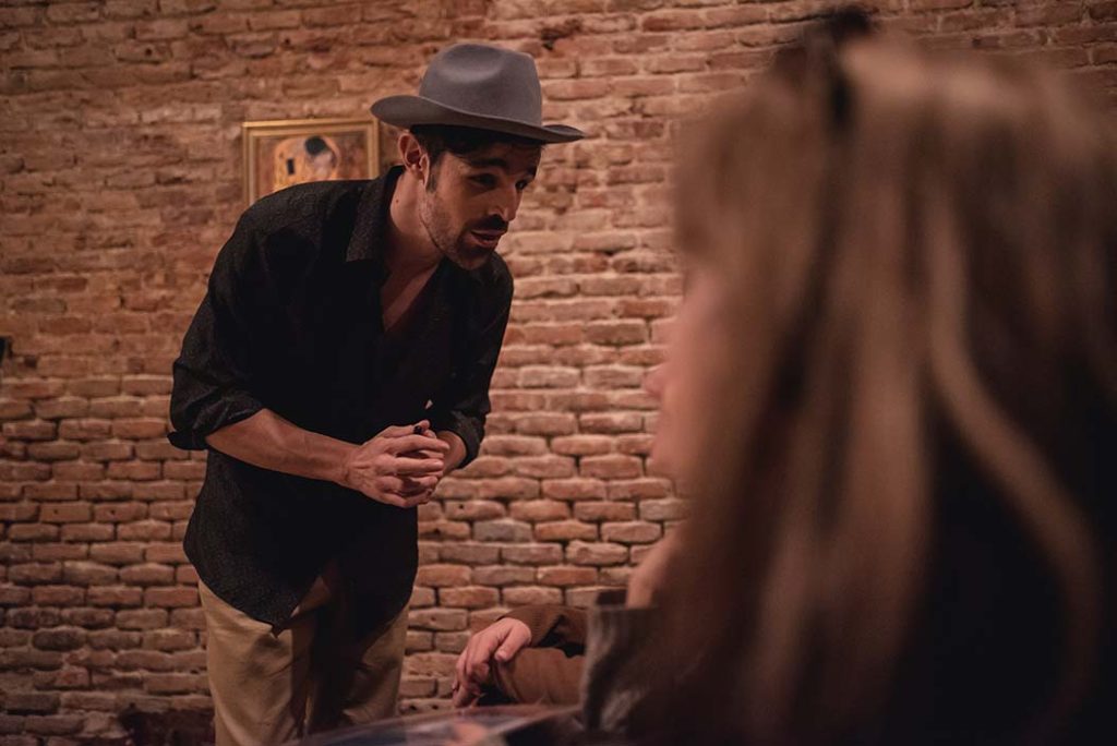 Escapa del teatro. La leyenda del Devengari