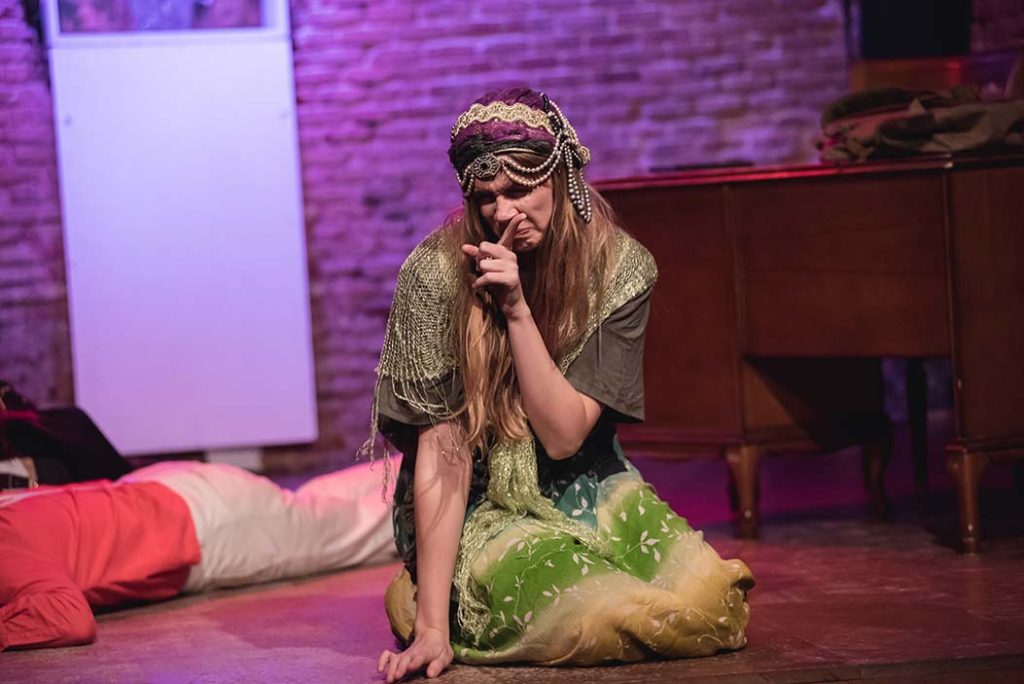 Escapa del teatro. La leyenda del Devengari