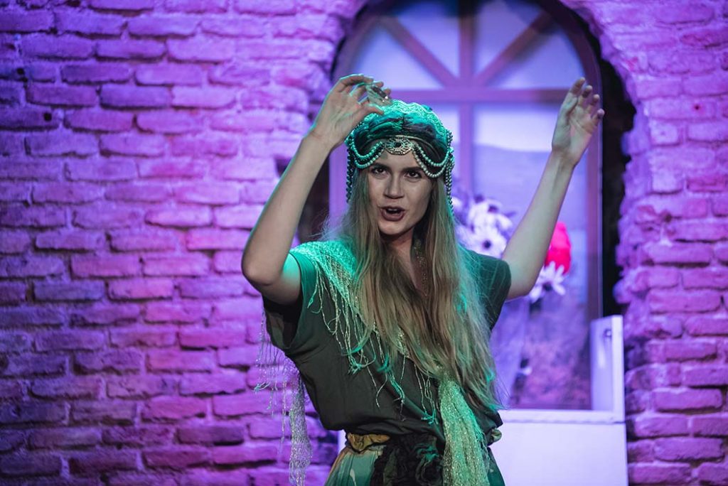 Escapa del teatro. La leyenda del Devengari